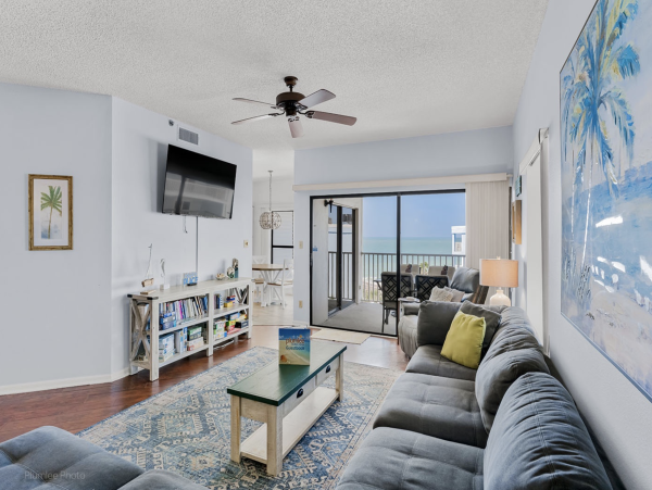 Gulf View Vacation Rentals Indian Shores 3-Bedroom Penthouse with Pool